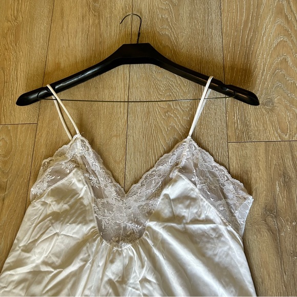 Vintage Nightgown - Picture 2 of 4
